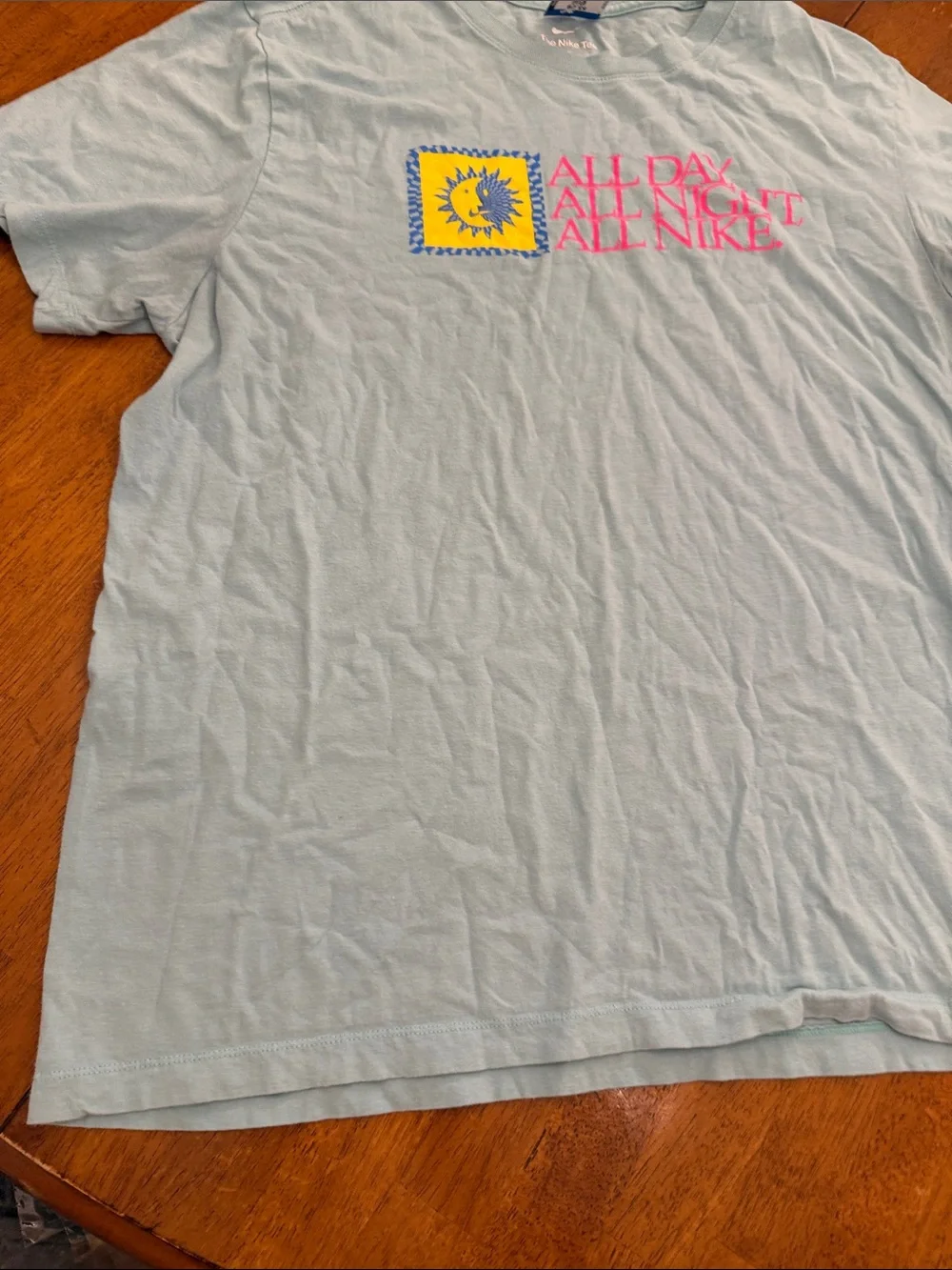 Nike Light Blue Short Sleeve Tee with Yellow Sun & Pink Graphic xl